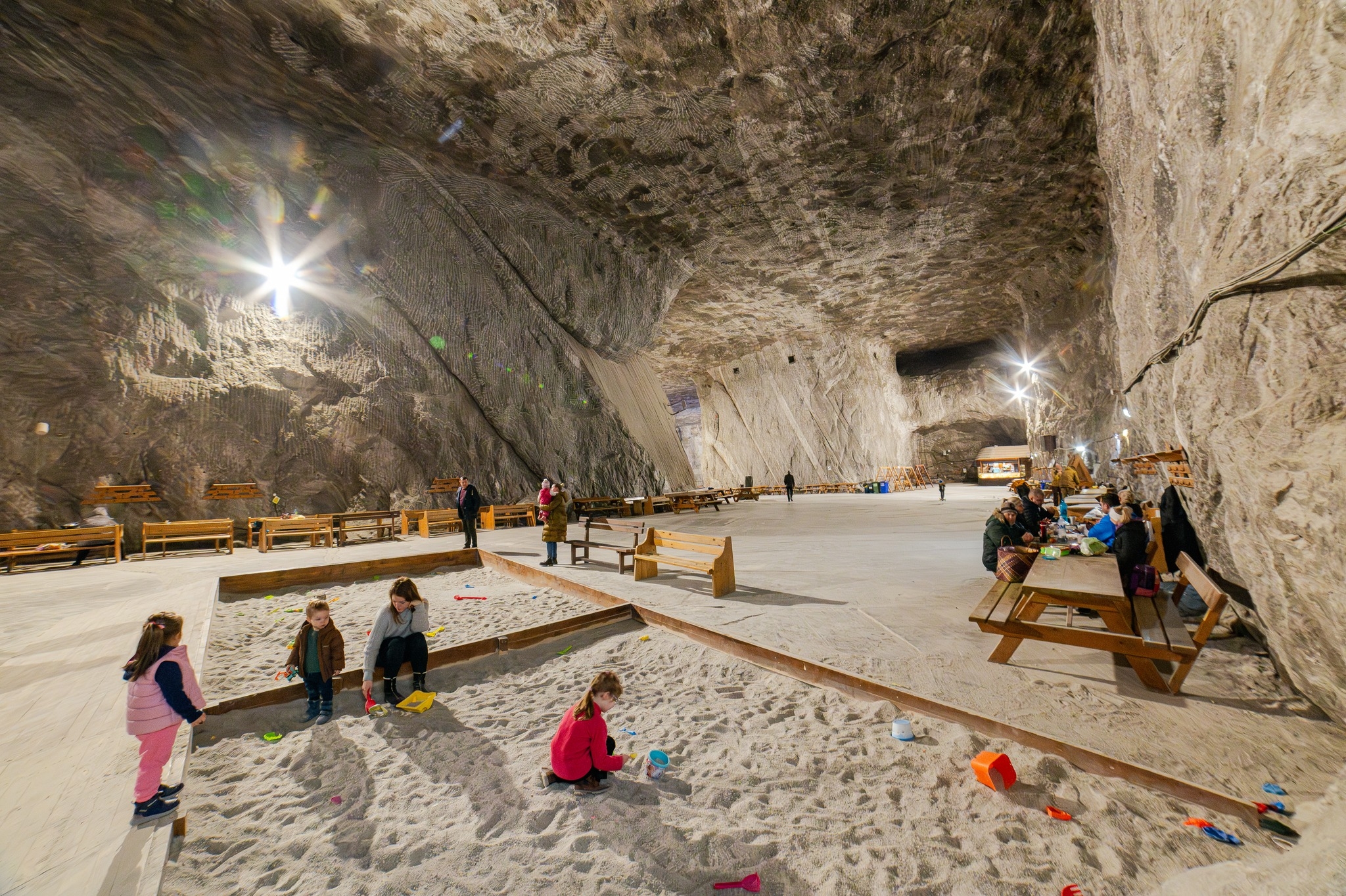 A Parajdi Sóbánya nyitvatartása májusban