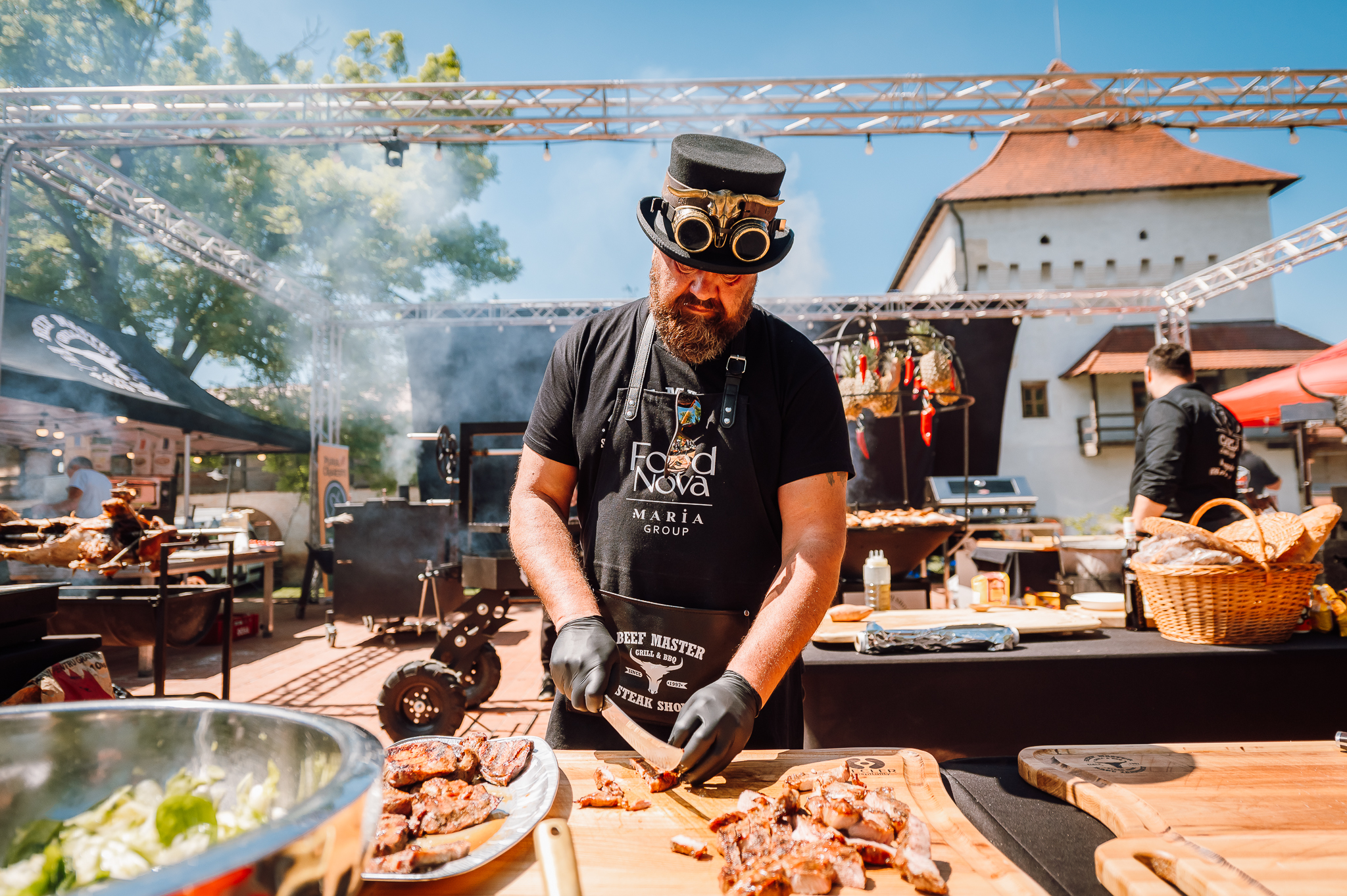 (Videó) BBQ-mennyország: először rendeztek nemzetközi grillversenyt Marosvásárhelyen