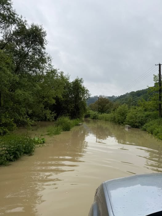 Vízszintemelkedés miatt lezárták az utat a Bözödújfalusi Emlékpark és az Összetartozás Temploma között