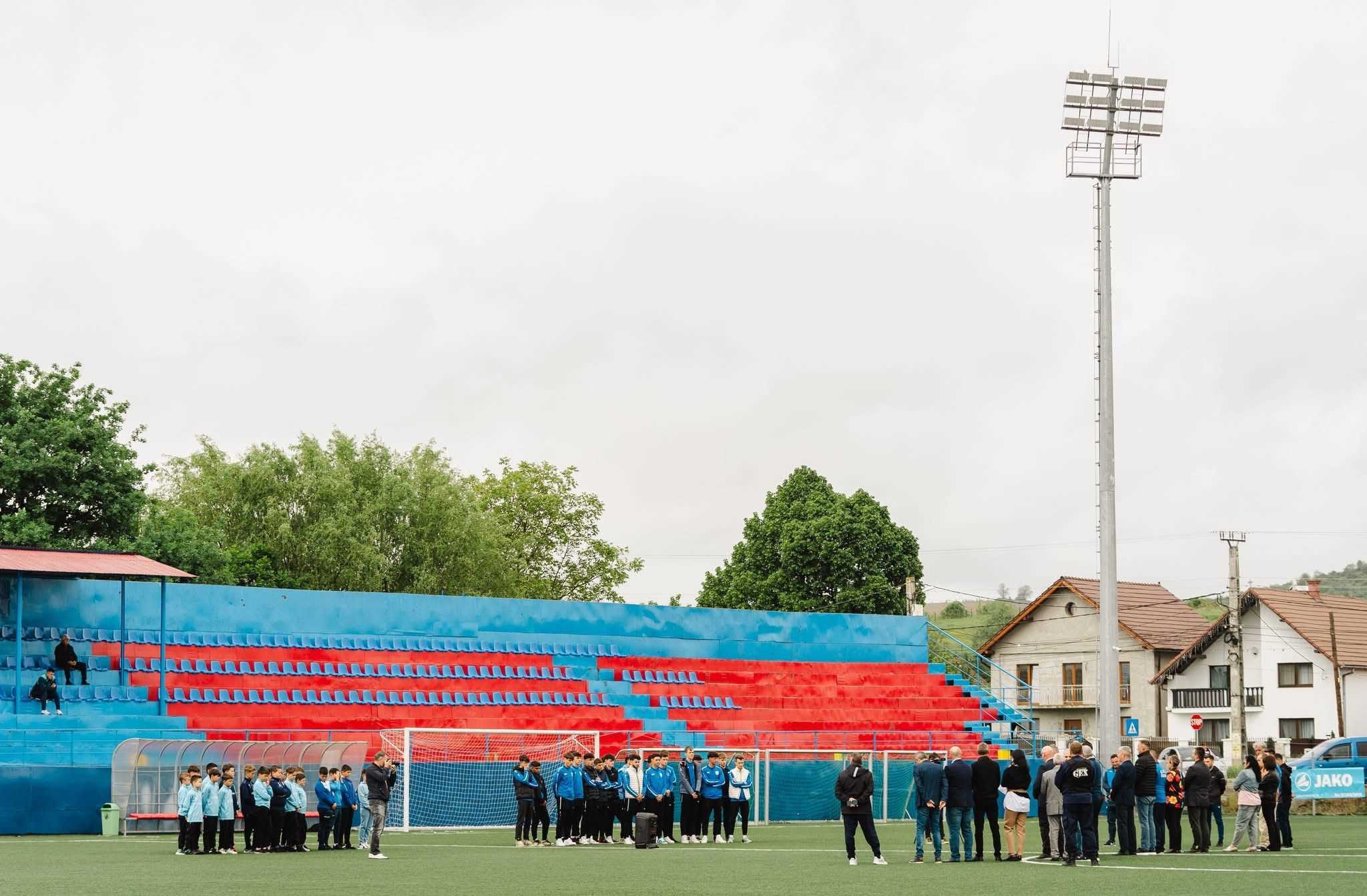 Felavatták a Metalul Sportkomplexumot Régenben