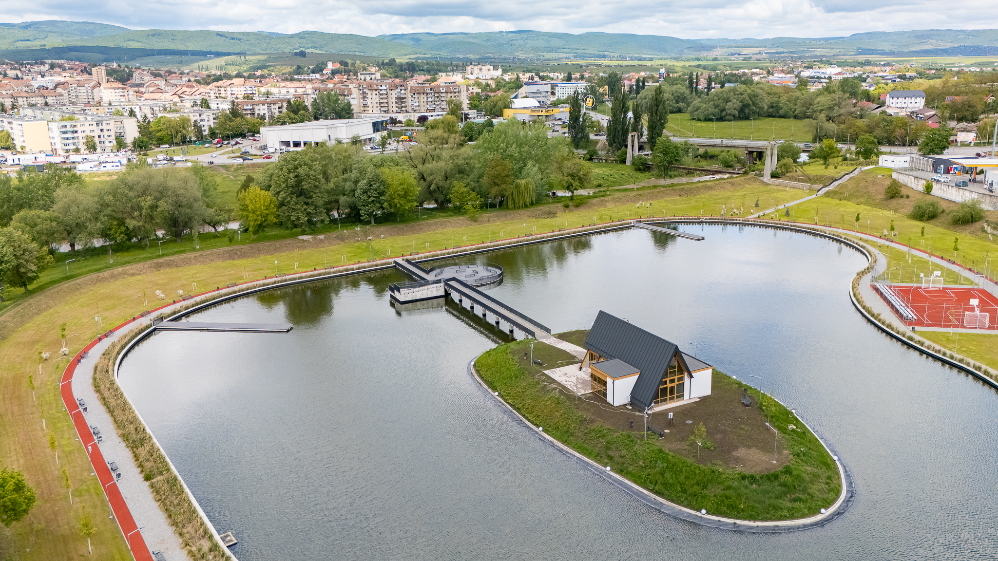 Június 1-jén hivatalosan megnyílik az Állomás negyedi tó Sepsiszentgyörgyön