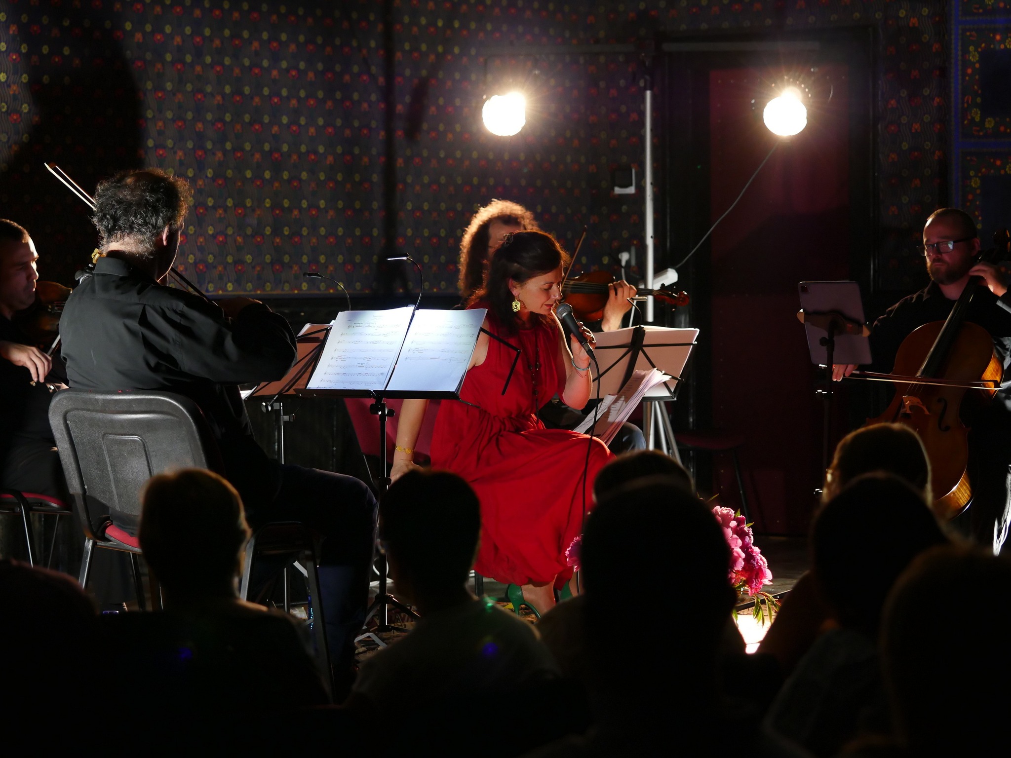 Meghittség, zongora és vonósok – különleges jazz-est Marosvásárhely szívében