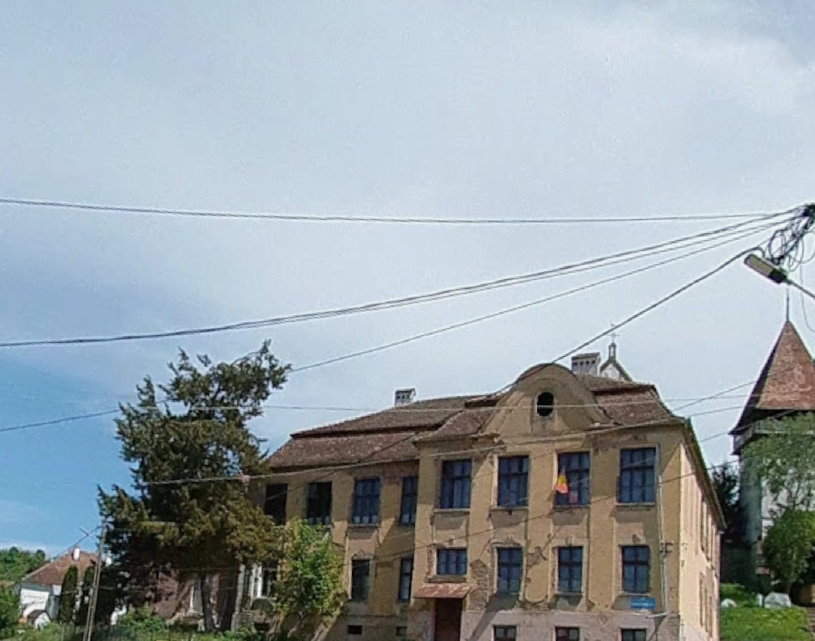 Felújítás előtt a szénaverősi iskola és kultúrotthon épülete