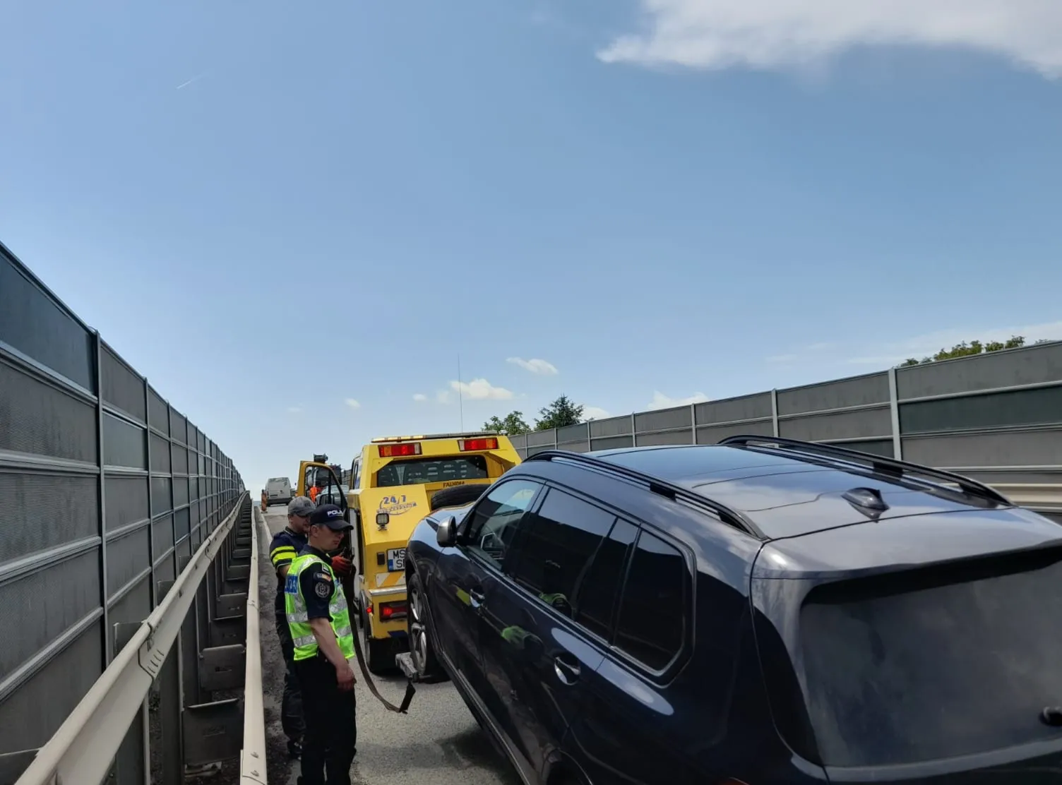 Benedek Imre blokkolta a sáromberki hidat – rendőrségi ügy lett a tiltakozásból