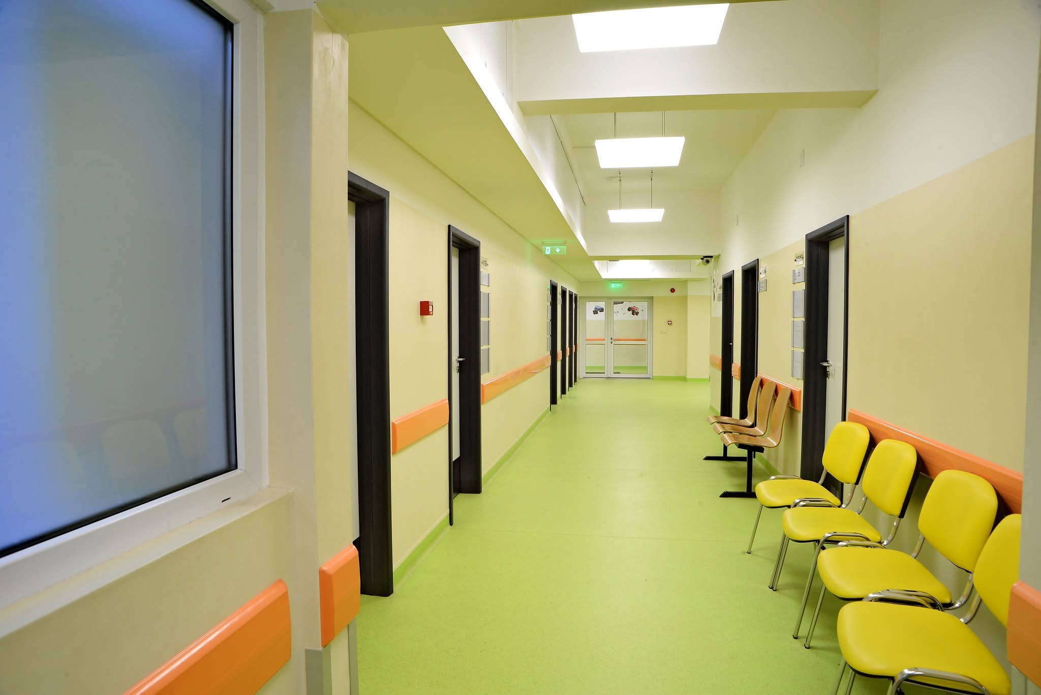 Több mint 10 millió lejes támogatást kapott a Maros Megyei Kórház – fontos fejlesztésekről döntött a Megyei Tanács