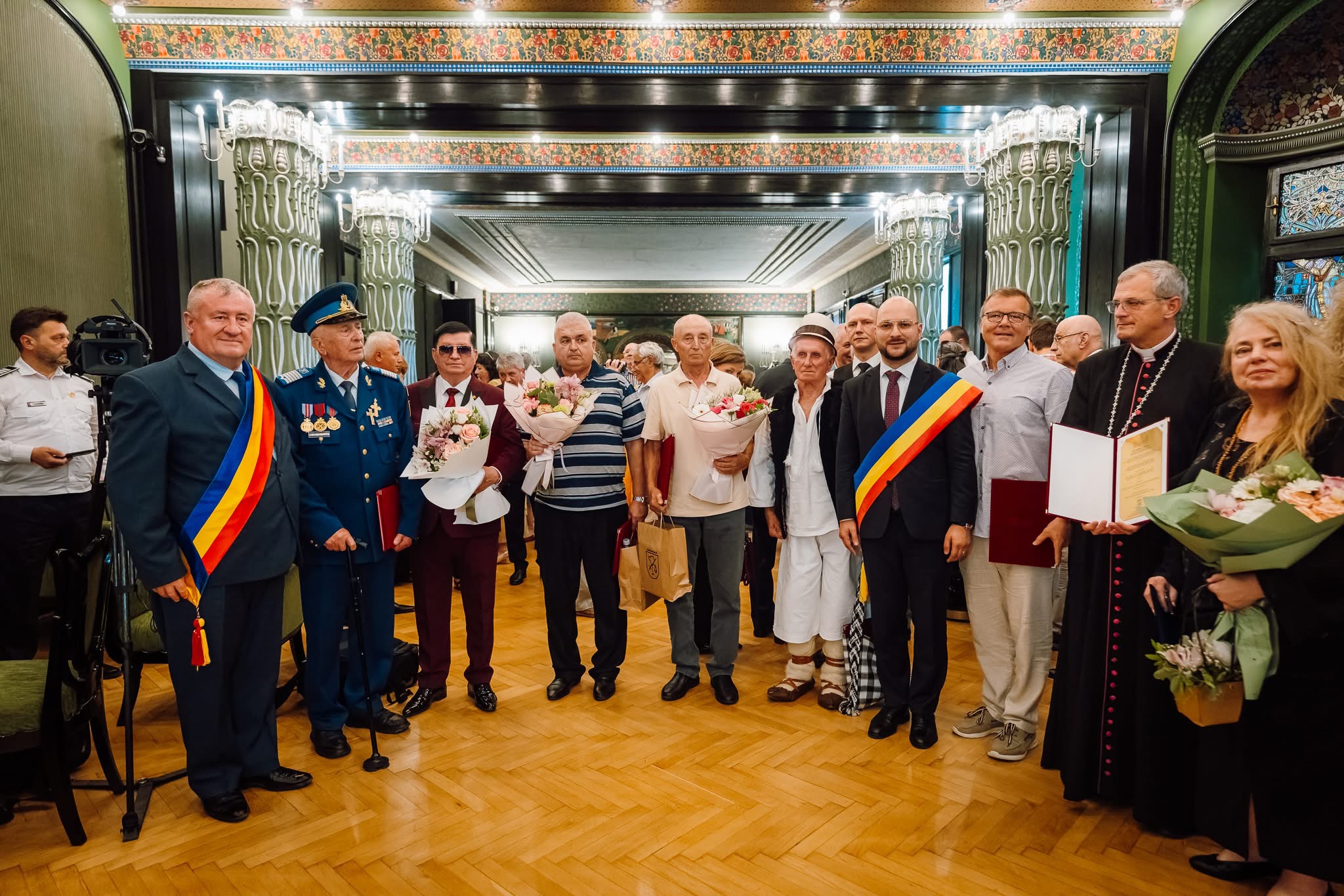 Ez a 16 kivételes személy vehette át a Marosvásárhely Díszpolgára címet