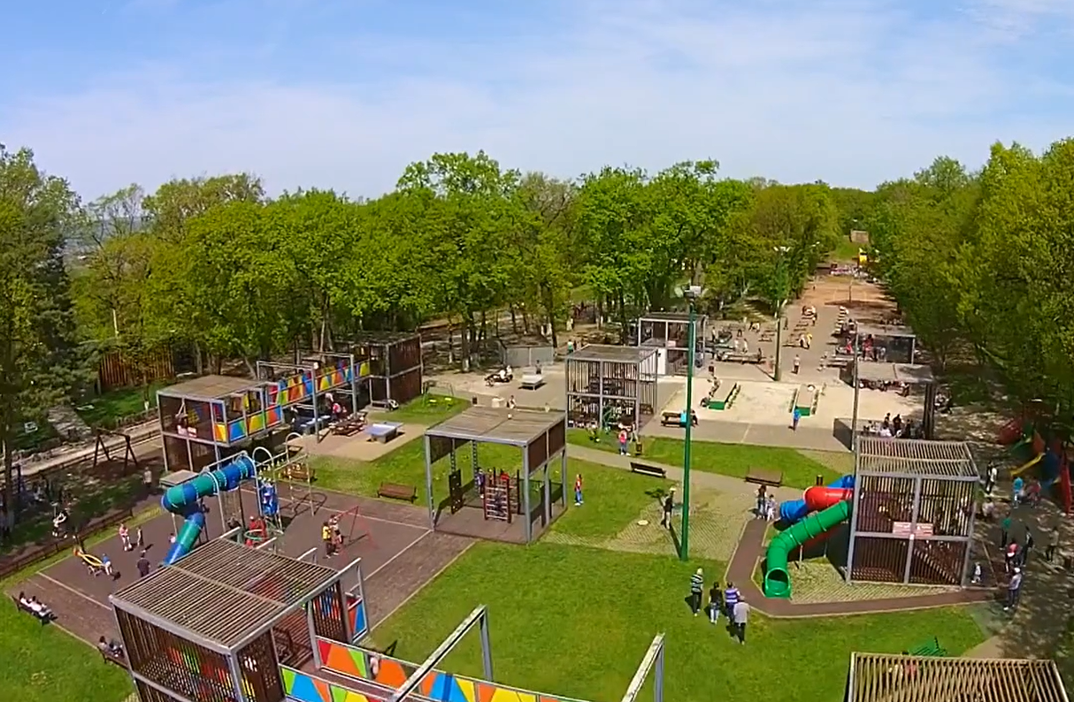 A Somostetőn fizetős lett a parkolás