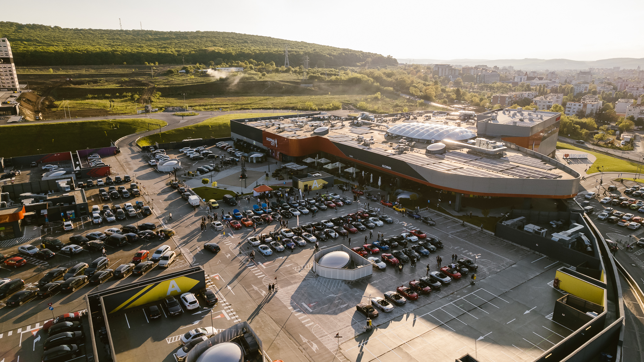 A marosvásárhelyi Shopping City ötödik évfordulóját fergeteges születésnapi bulival ünnepli ma