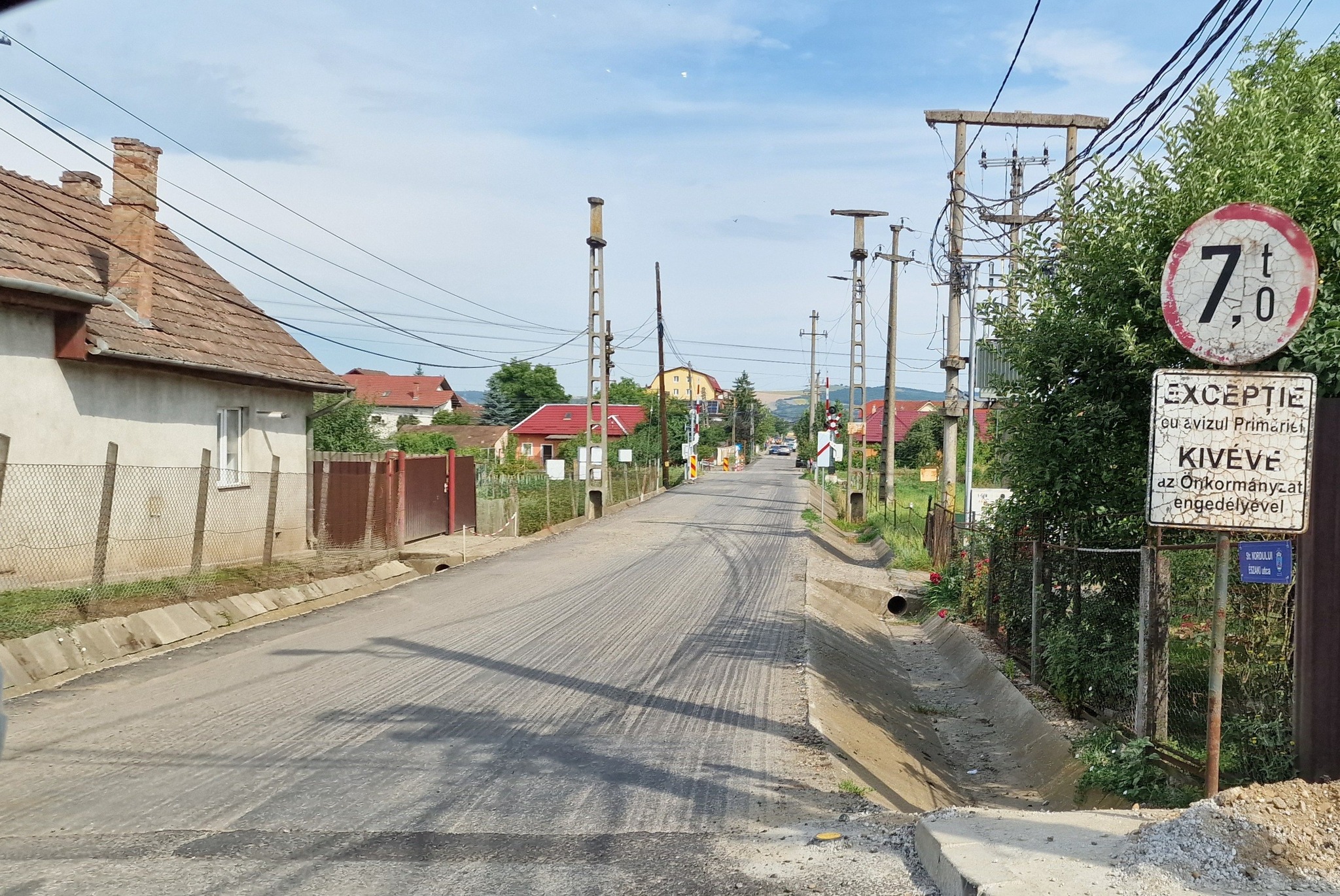 Útlezárások Marosszentgyörgyön – Újraaszfaltozás miatt változik a forgalmi rend