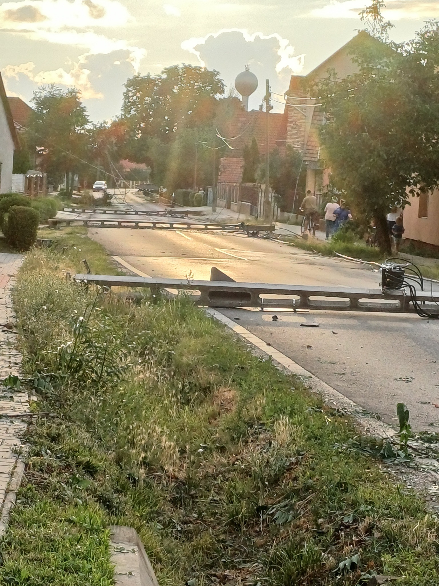 A viharos időjárás miatt szünetel az áramszolgáltatás 11 Hargita megyei településen