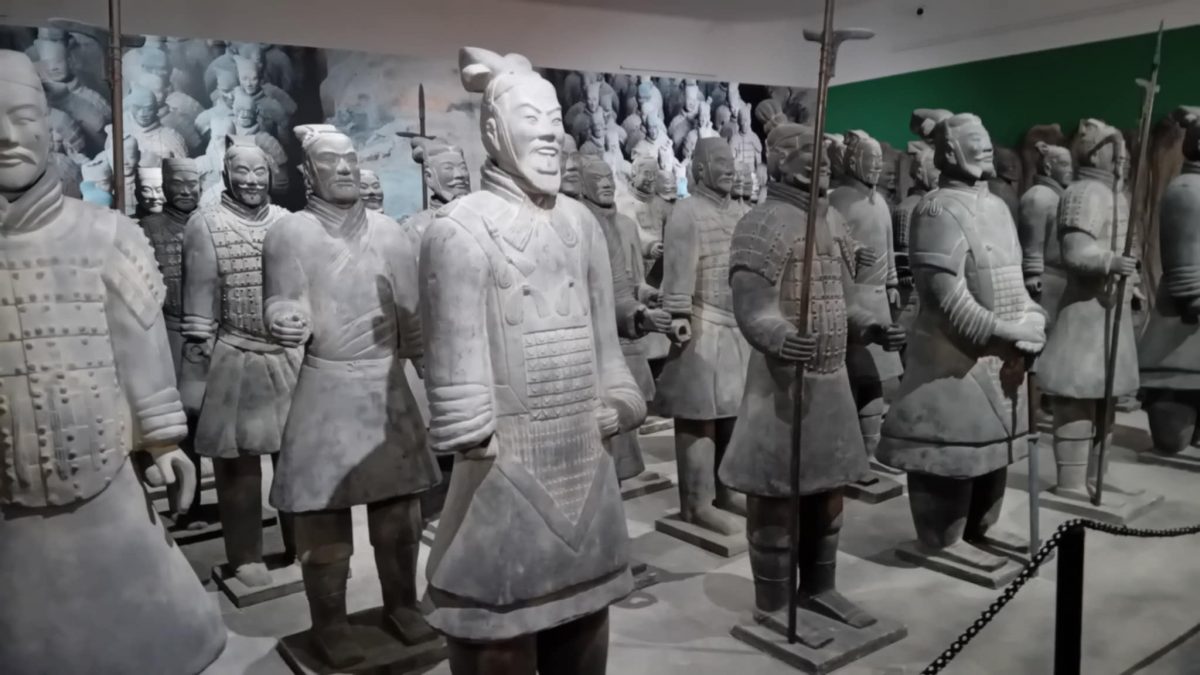 Több mint 10 000 látogató az agyagkatona-kiállításon – különleges nyereményt kínál a Maros Megyei Múzeum