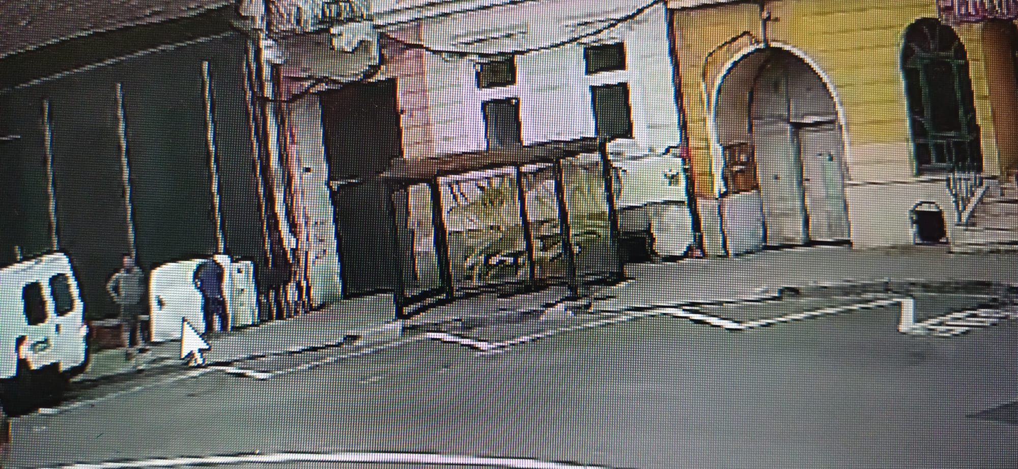 Használt matracot dobott ki az utcára Marosvásárhelyen –  bírságot kapott