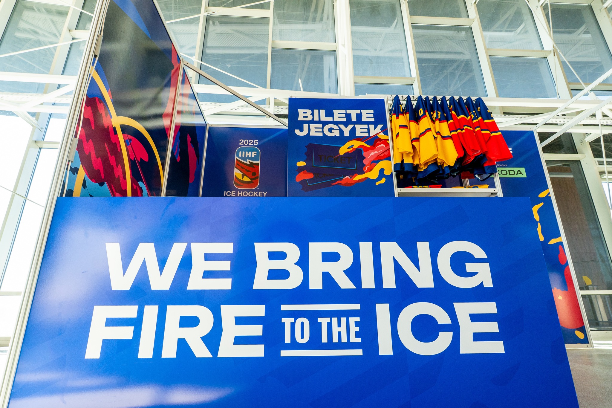 Világversenyen nyert díjat a sepsiszentgyörgyi jégkorong-világbajnokság vizuális arculata