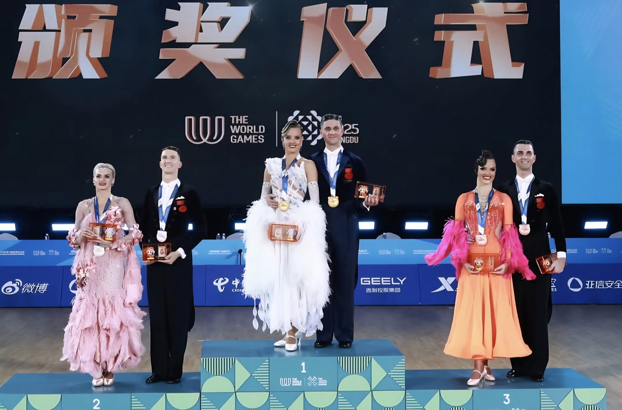 Történelmi ezüst a marosvásárhelyi Rareș Cojoc és Andreea Matei számára – 2025 a román sporttánc éve