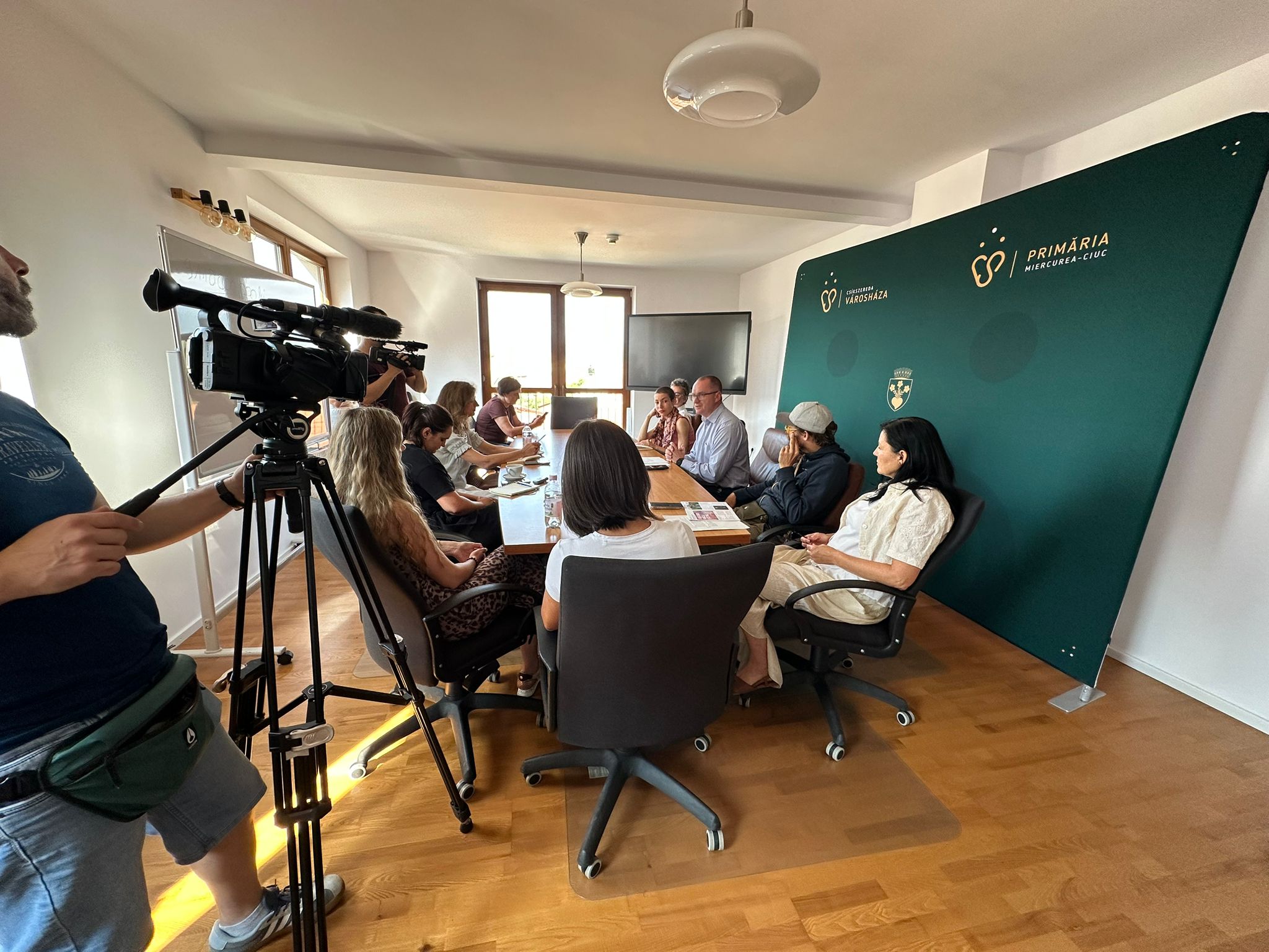 Tudomány és művészet találkozása: kezdődik a második Üveggyöngyvarázs fesztivál Csíkszeredában