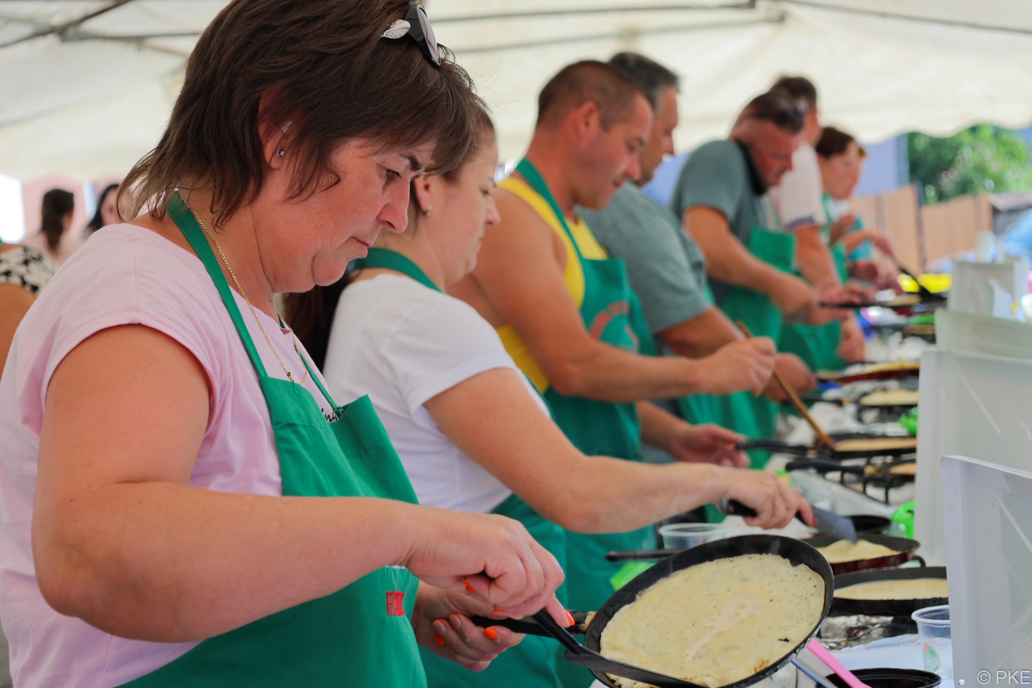 (Fotó) 6000 palacsinta, 930 tojás, 210 liter borvíz – így telt a VIII. Felsősófalvi Palacsinta Fesztivál