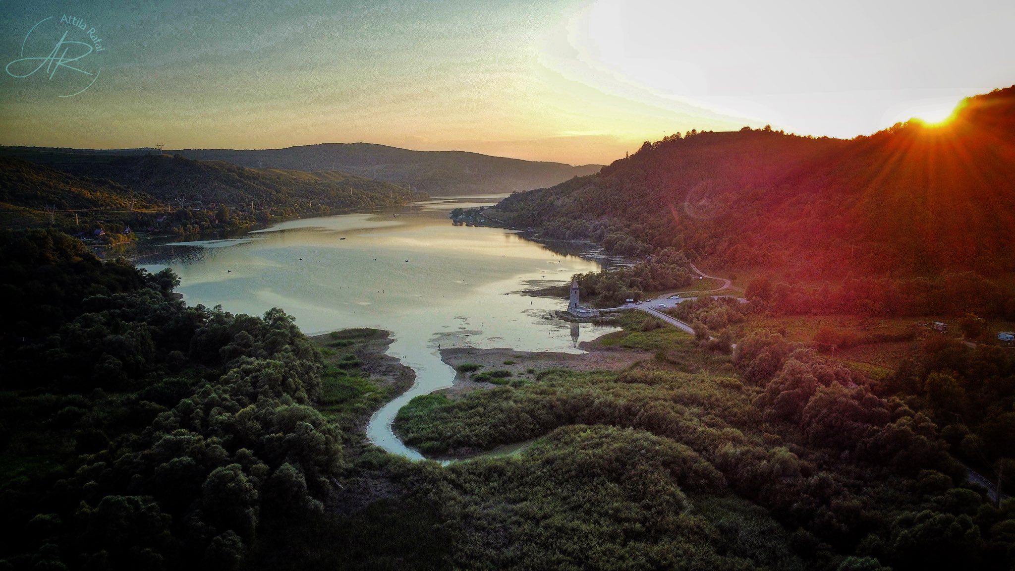 Fedezd fel a Bözödi-tó különleges világát – kikapcsolódás és történelem egy helyen