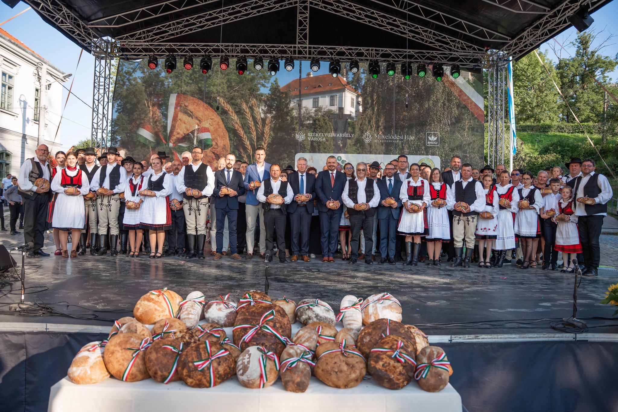 (Fotó) A Székelyföldi Búzaösszeöntés Ünnepe Székelyudvarhelyen