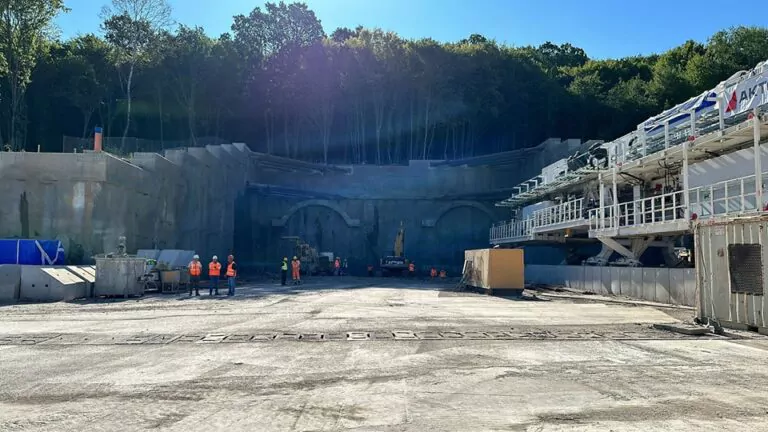 160 km/h-s vasút épül Erdélyben: már 54%-nál járnak a munkálatok