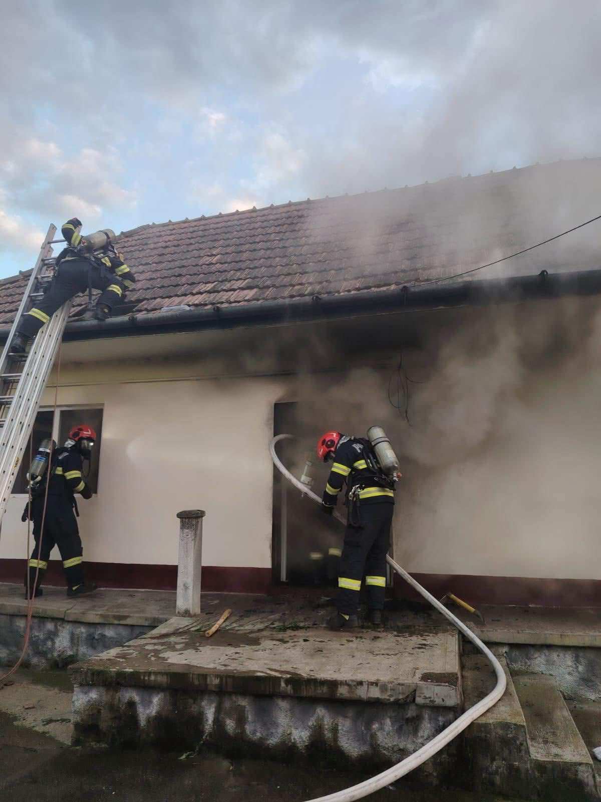 Nyárádkarácsoni férfit vettek őrizetbe egy lakóház felgyújtása miatt