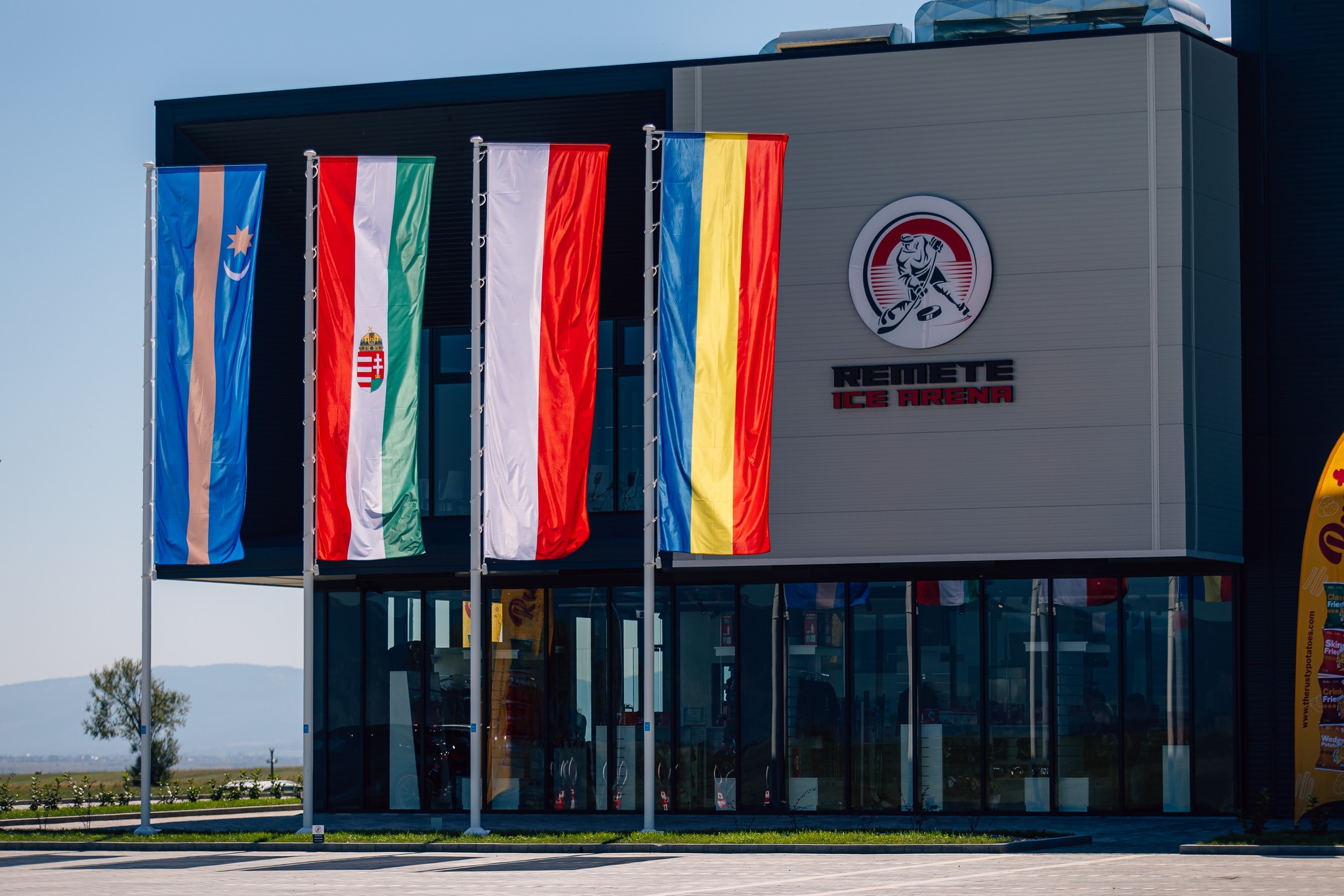 Felavatták Románia legmodernebb jégcsarnokát Gyergyóremetén