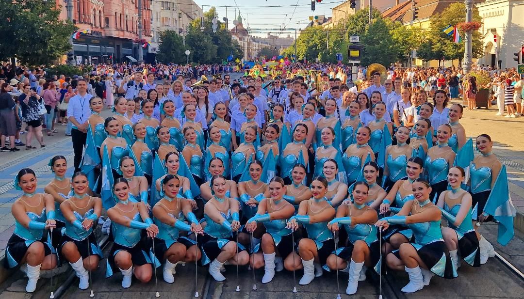 A Debreceni Mazsorett Tánciskola 100 tagja, valamint fúvószenekaruk is fellép a Virágvarázs Fesztiválon