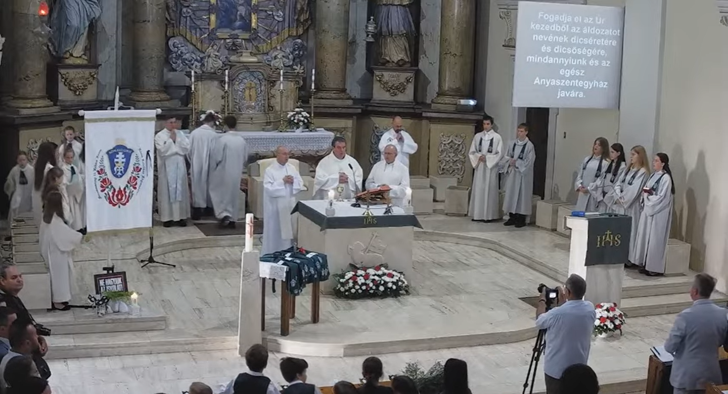 Tanévnyitó szentmisével indul a tanév a Marosvásárhelyi Római Katolikus Líceumban