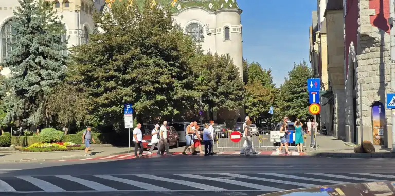 Piros pont Marosvásárhely turisztikai potenciáljáért, a turistacsoportok számos gazdasági előnyt hoznak a helyi közösségnek