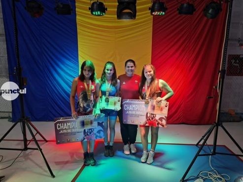 Két arany és egy bronzéremmel tértek haza a marosvásárhelyi birkózónők a nemzetközi versenyről