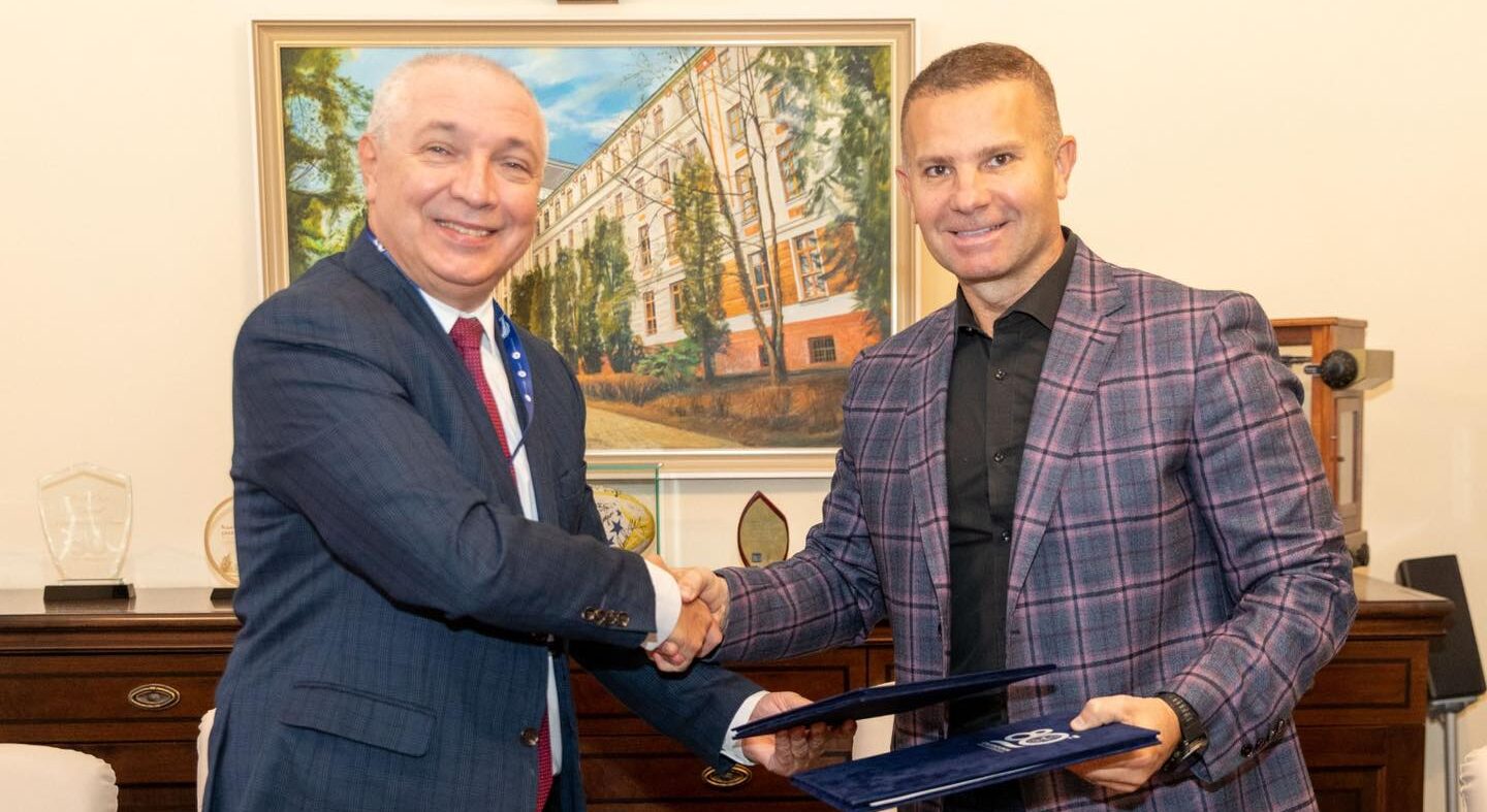 Együttműködés a sport és egészség területén – partnerség az orvosi egyetem és a Román Testépítő és Fitness Szövetség között