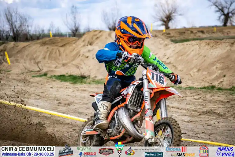 A Maros megyei Bárdos Hannael országos ezüstérmes motokrosszban!