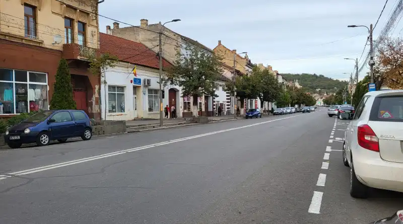 Hétfőtől fizetős parkolási rendszer lép életbe Dicsőszentmártonban