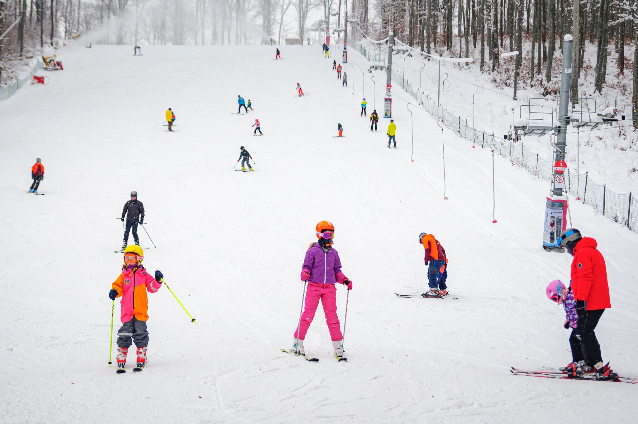 Ingyenes sí- és snowboardos ügyességi program Sugásfürdőn