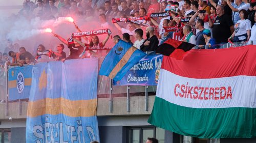 „Veletek vagyunk, határon túli testvéreink!” – a Ferencváros és a Honvéd közösen átvállalja a csíkszeredai futballcsapatra kiszabott bírságot