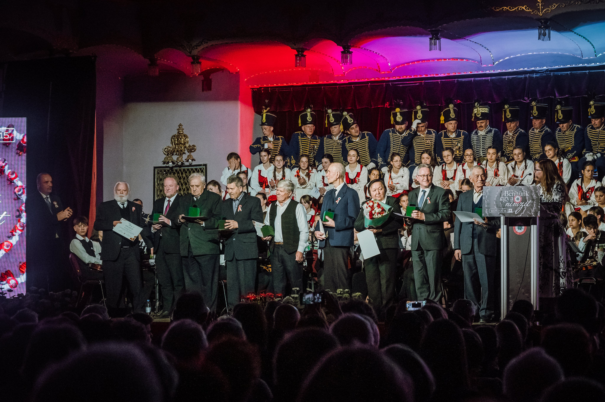 (Fotó) Marosvásárhelyen átadták a Könyv és Gyertya díjat – ezek a személyek kaphatták meg