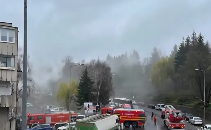 (Videó) Füsttel telt meg a marosvásárhelyi Faipari Líceum műhelye