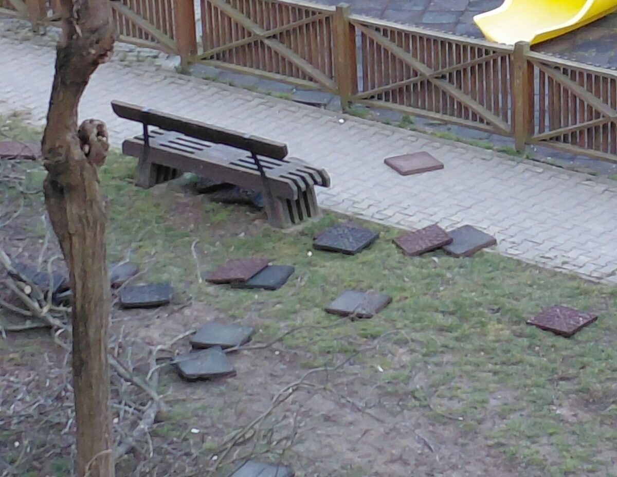 Fekete pont azoknak, akik megrongálják a játszótereket Marosvásárhelyen