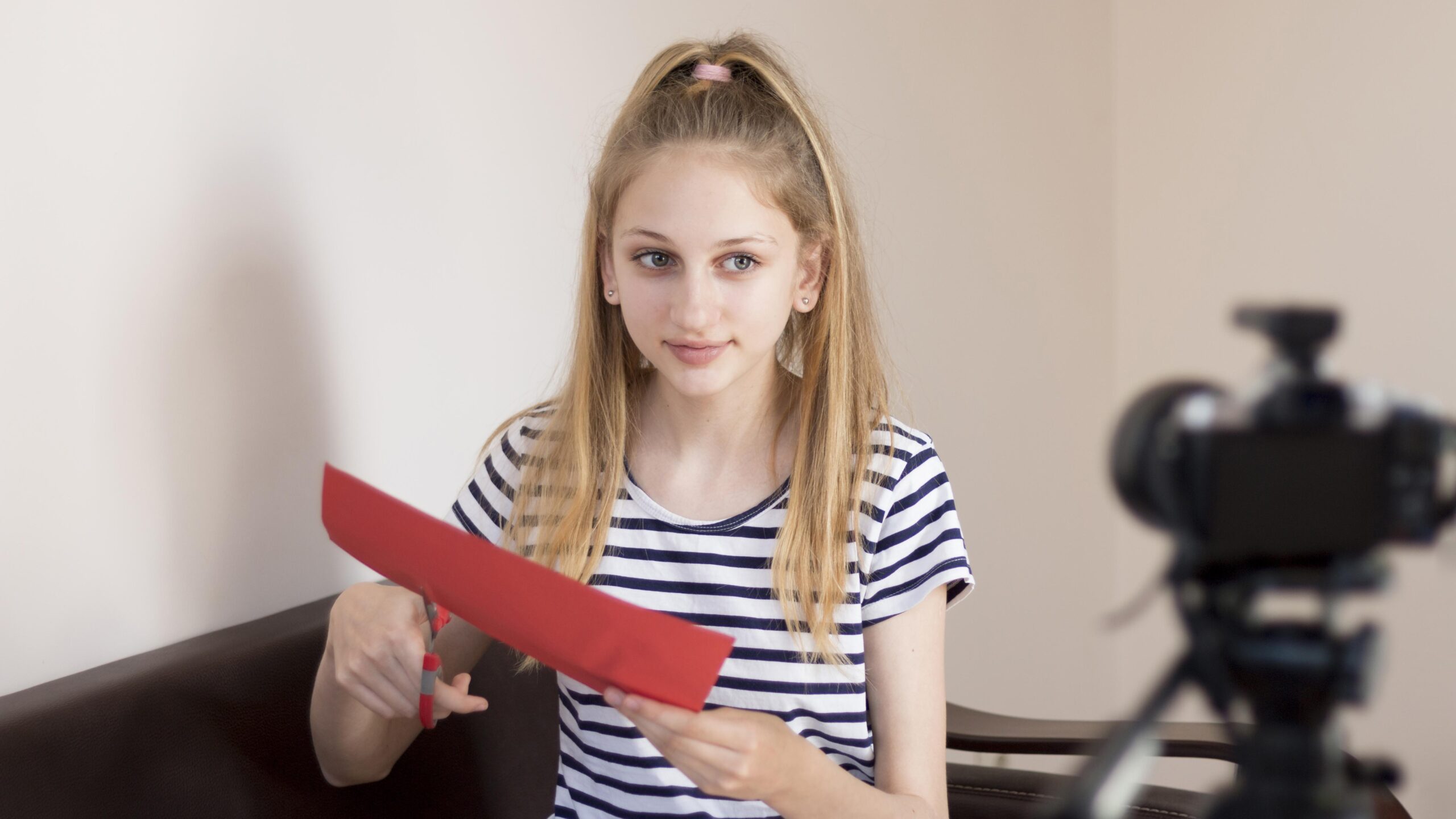 Tévés híradót készíthetnek a Maros megyei  diákok a „Breaking News” angolversenyen