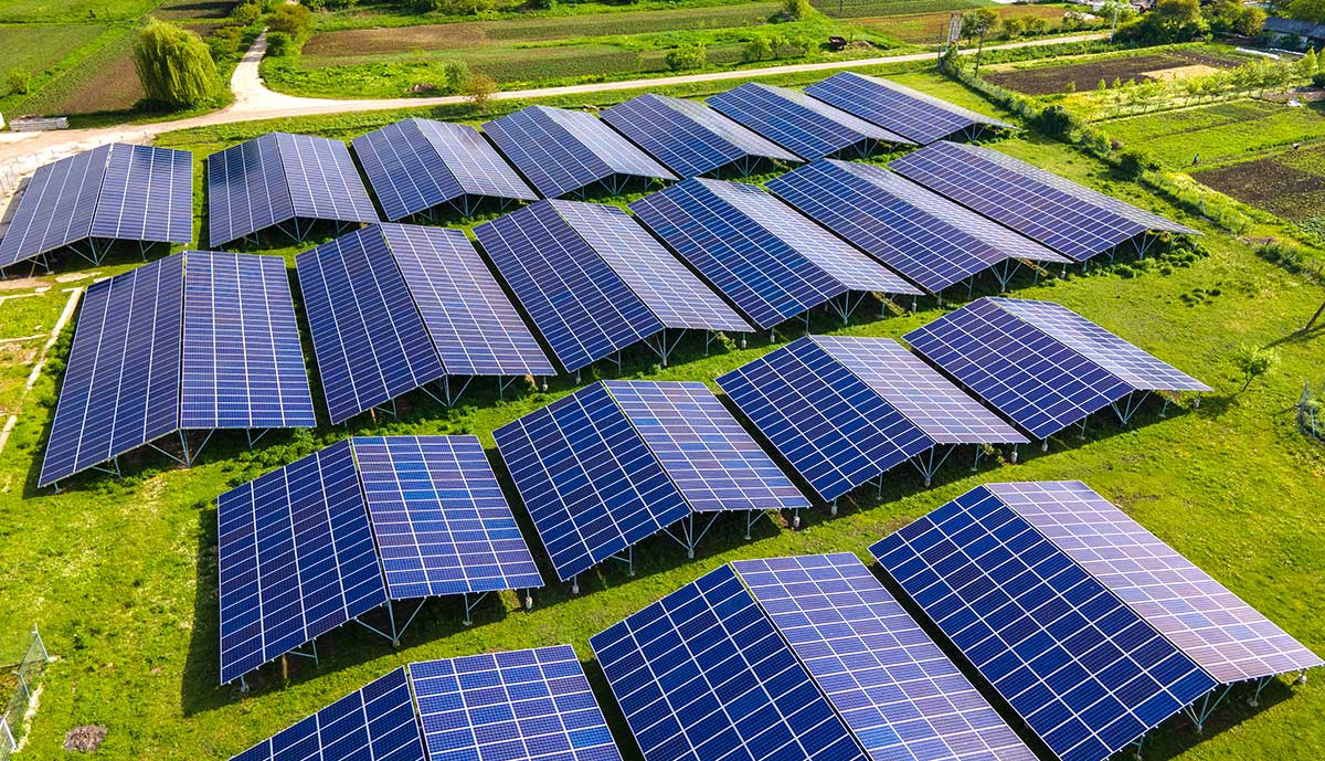 Napelemparkokat építene Marosszentanna és Gyulakuta község – pályázatot írtak ki a kivitelezésre