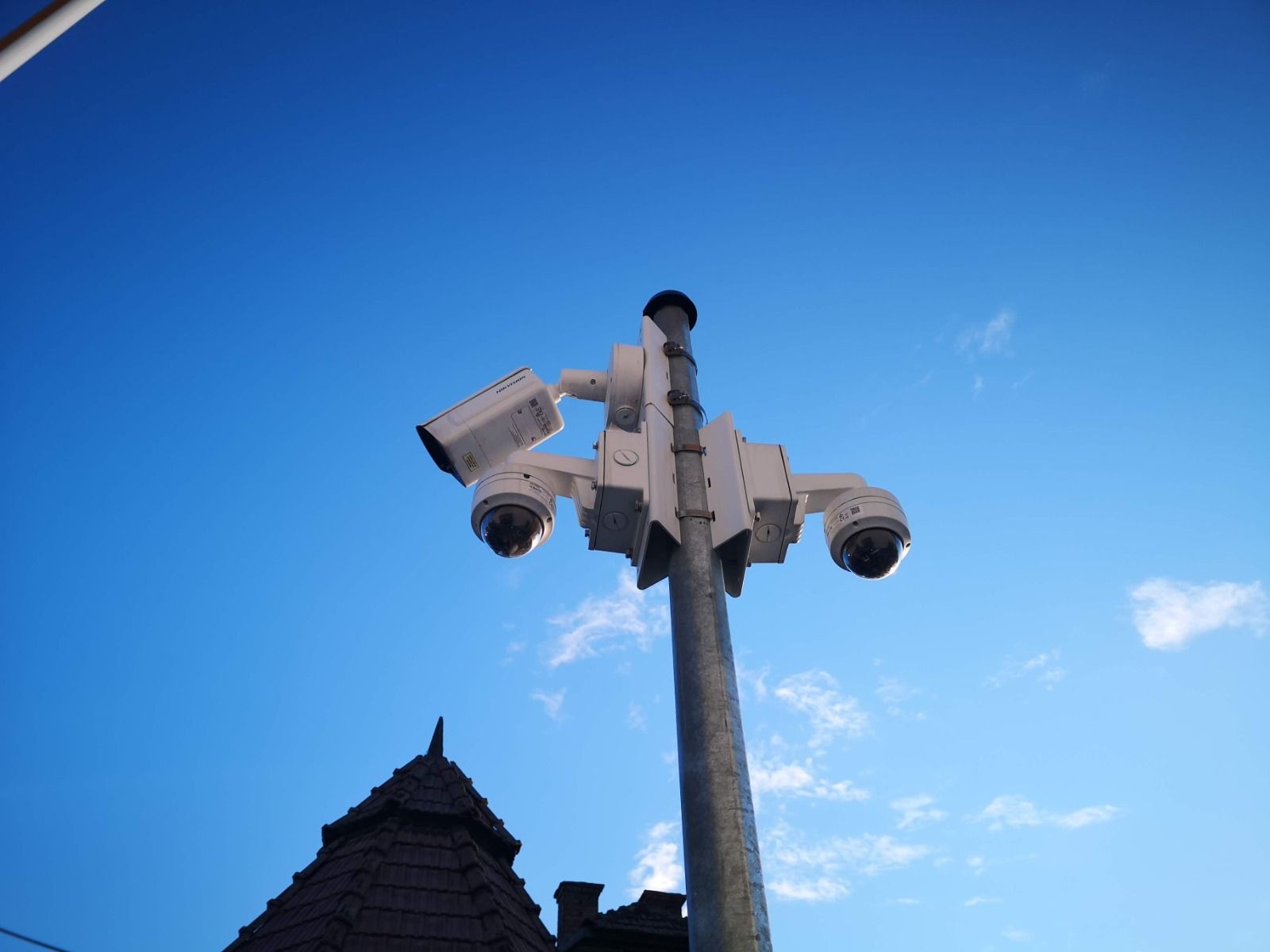 Csíkszereda területén 131 helyszínen 193 térfigyelő kamerát szerelnek fel