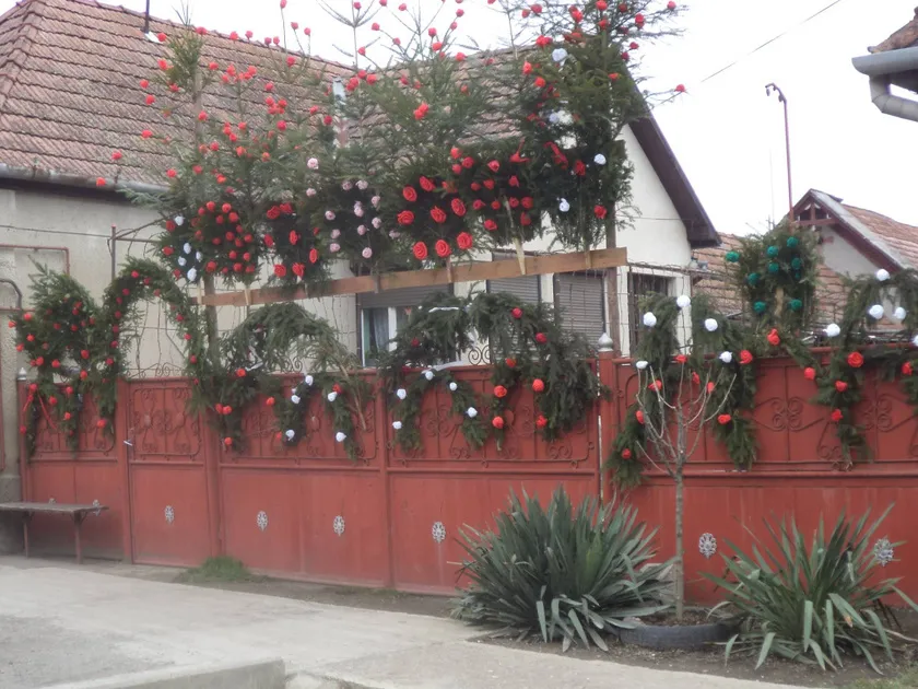 Ilyen a húsvét Erdélyben: a gyönyörű szokások közé tartozik a fenyőág ajándékozása