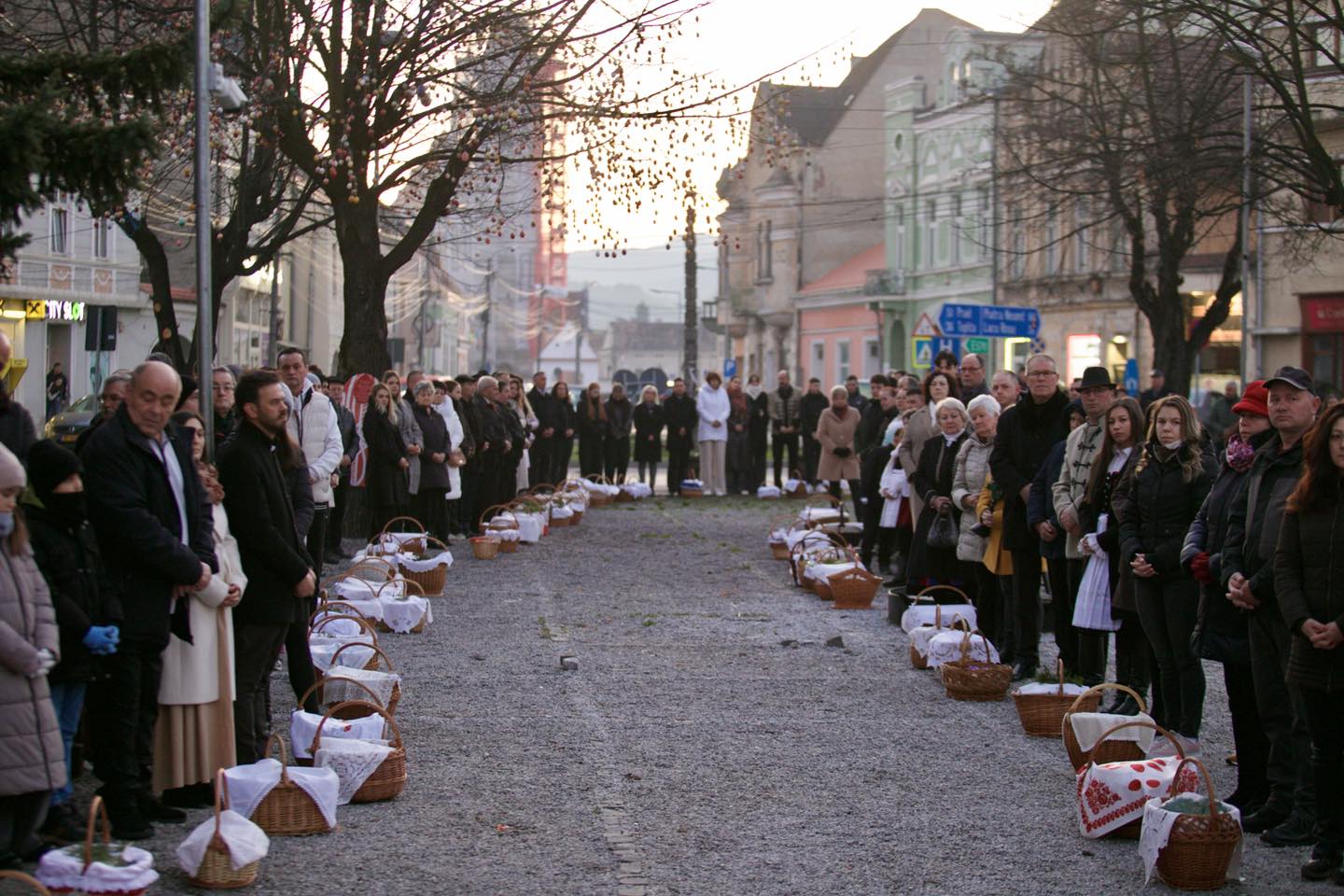 Első alkalommal tartottak ünnepi ételszentelést Gyergyószentmiklós főterén