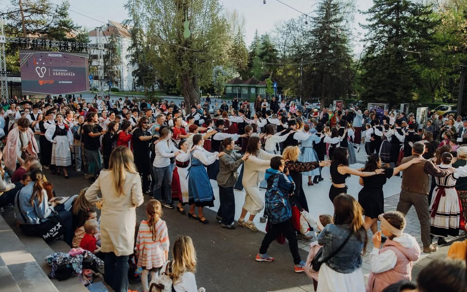 Színpadon és utcán: a tánc mindenhol életre kel a csíkszeredai TáncVilágnapon