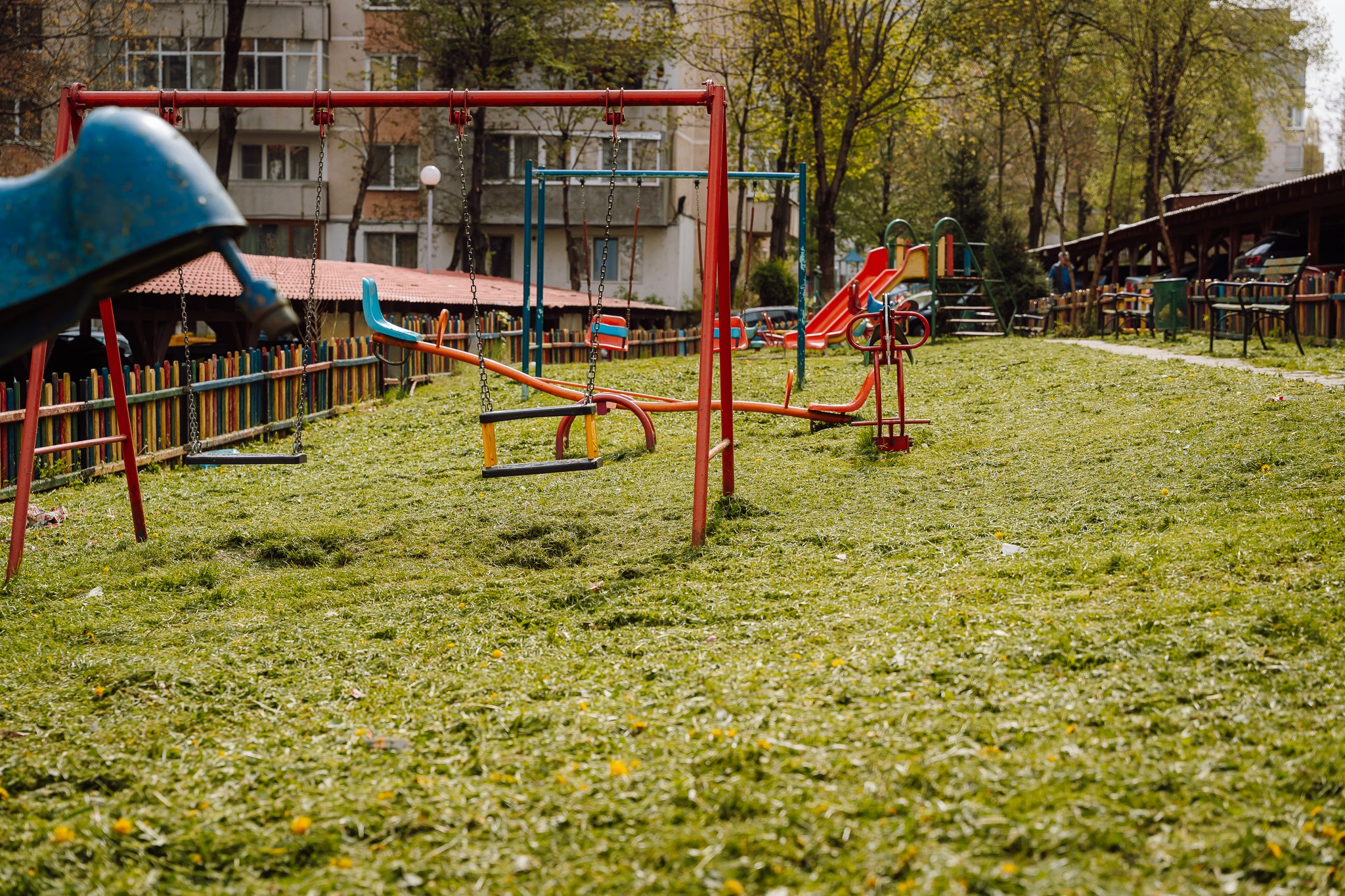 Zöldterület-karbantartás és rovarirtás zajlott Marosvásárhely több negyedében
