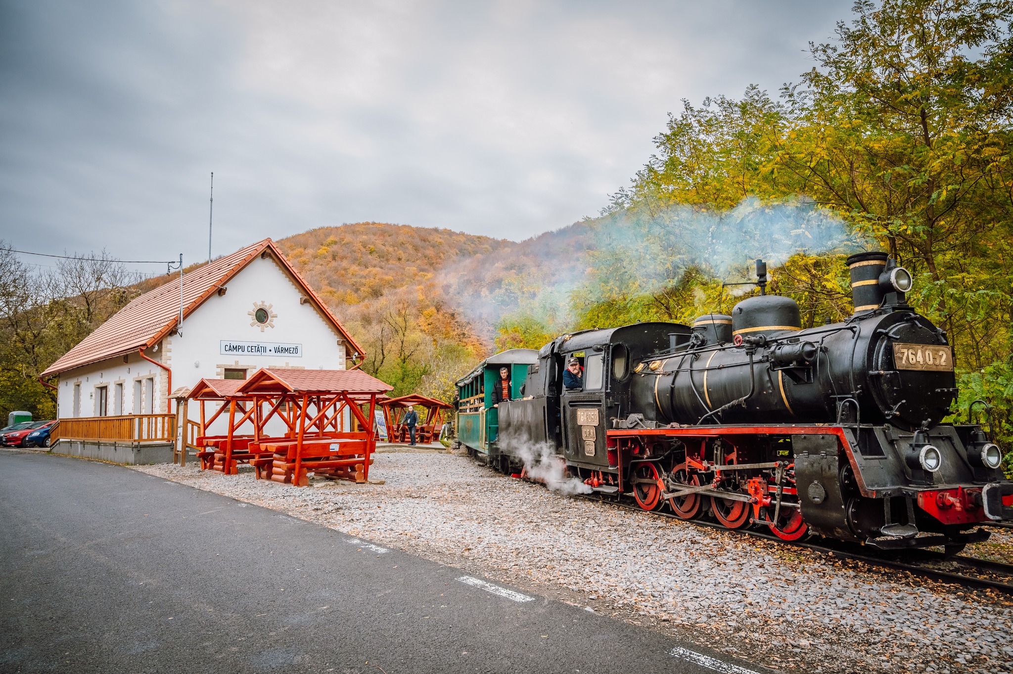 Kirándulás másképp: kisvonattal a természetben Szováta és Vármező között