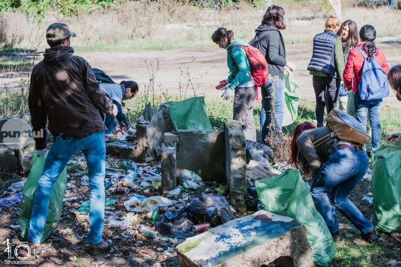 A Maros megyei diákokat is várják a Nemzeti Takarítási Napra, amelyet egy időben 211 országban szerveznek meg
