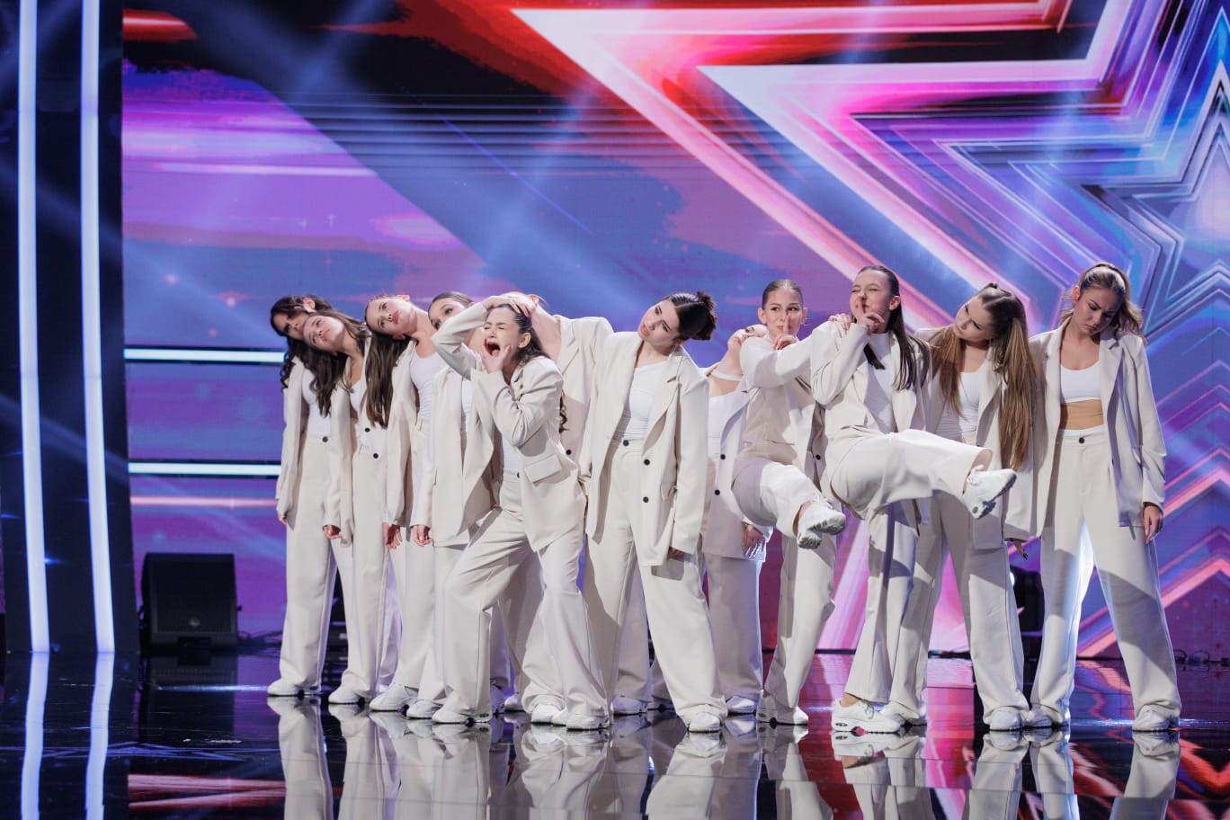 Re-Born: 12 marosvásárhelyi lány jutott a „Românii au talent” döntőjébe