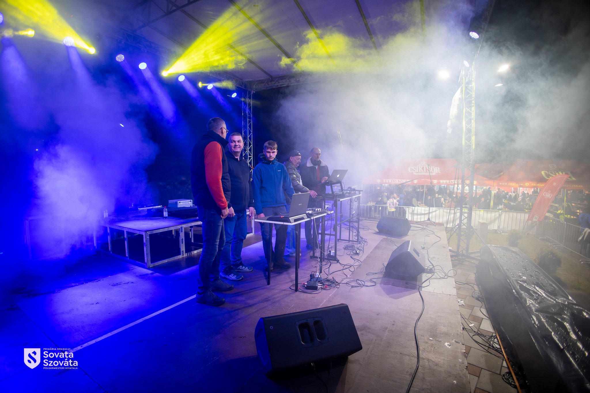 Nosztalgia és retróhangulat a Szovátai Napokon: visszatértek a város legendás DJ-i