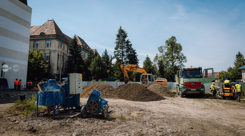 Marosvásárhely 150 millió lejes hitelből építene parkolókat, új hidat és felújítaná a Bolyai teret