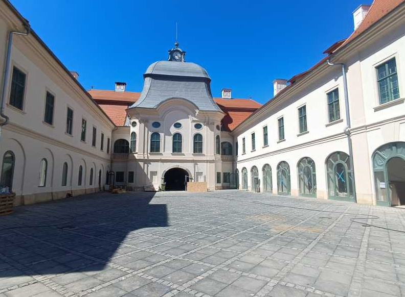 Júliustól újra látogatható Erdély egyik legszebb kastélya: megújulva nyitja meg kapuit a gernyeszegi Teleki-kastély